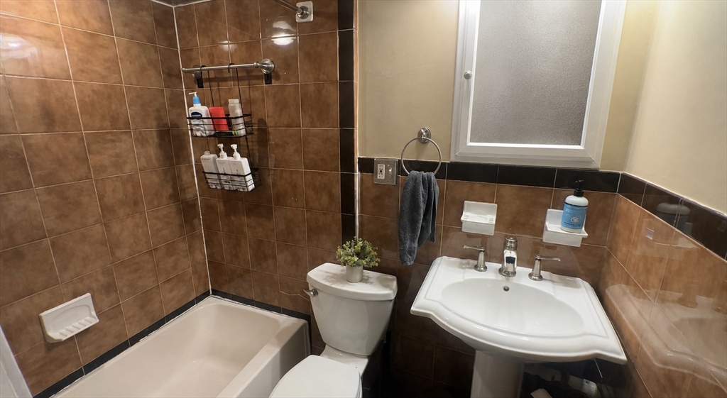 8 Wiget Street, Unit 1 Boston, MA 02113 - Photo 4 of 18