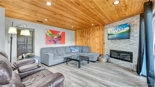 $285,000 | 184 Lone Oak Point, Unit 6, Sunrise Beach, MO 65079