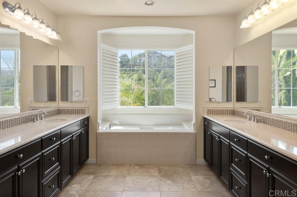 2458 Mica Road Carlsbad, CA 92009 - Photo 12 of 23 Gallery Image 12
