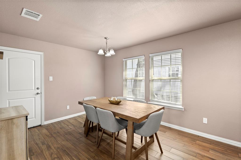 300 Lipscomb Street Cleburne, TX 76031 - Photo 14 of 32