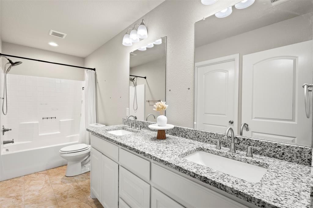 300 Lipscomb Street Cleburne, TX 76031 - Photo 19 of 32