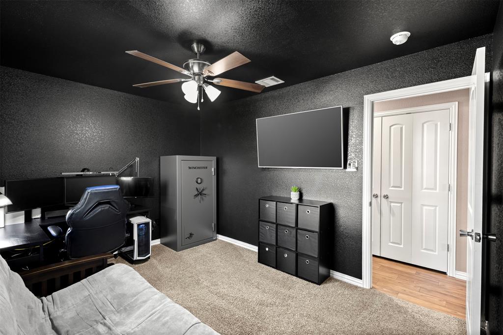 300 Lipscomb Street Cleburne, TX 76031 - Photo 25 of 32