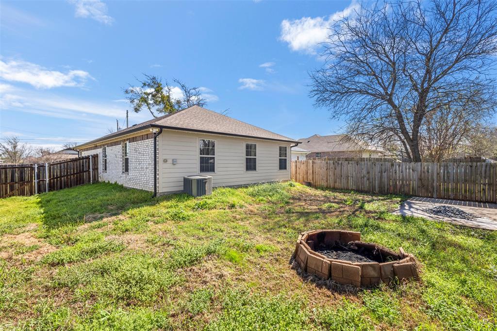 300 Lipscomb Street Cleburne, TX 76031 - Photo 31 of 32