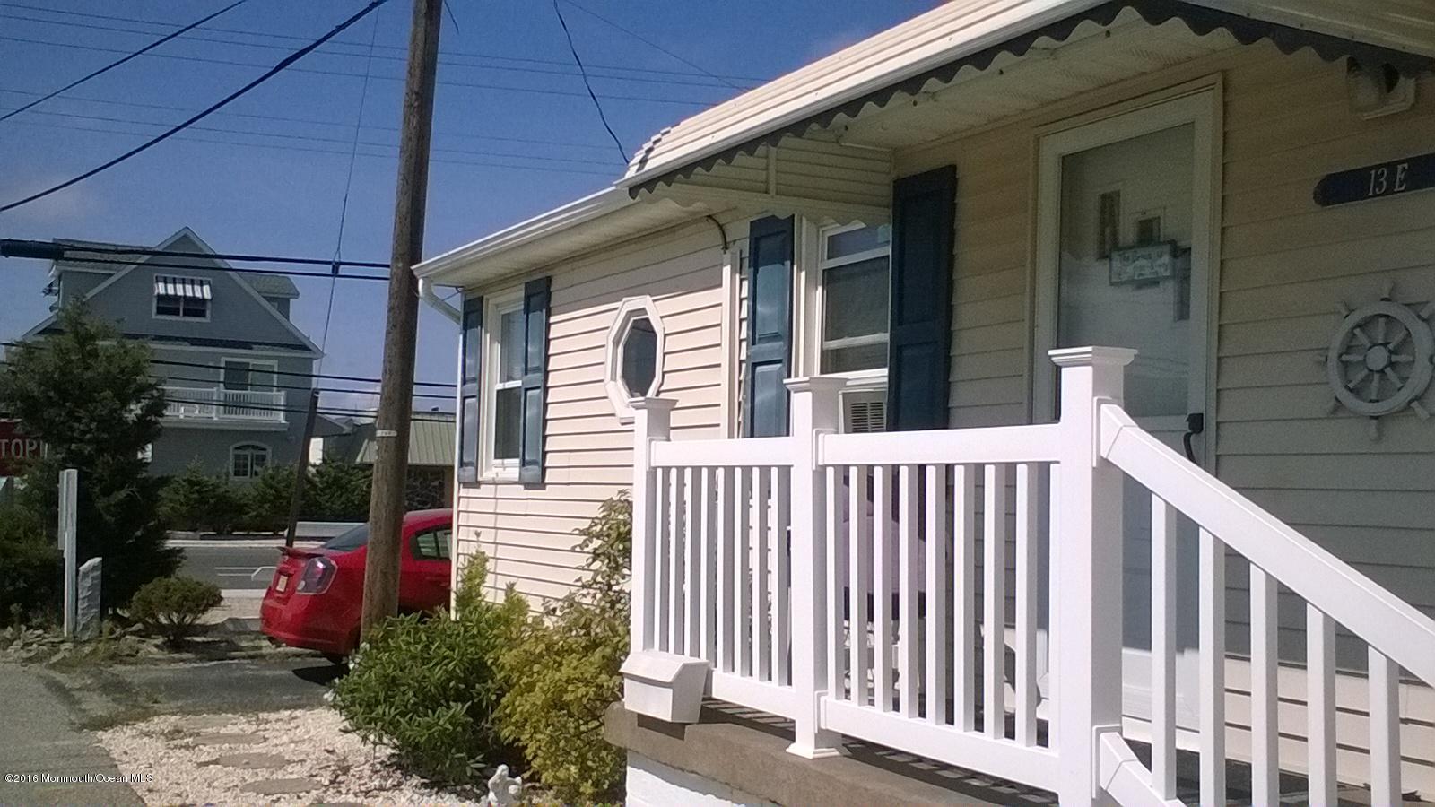 13 West Rutherford Lane Lavallette, NJ 08735 - Photo 14 of 33 Front dif angle
