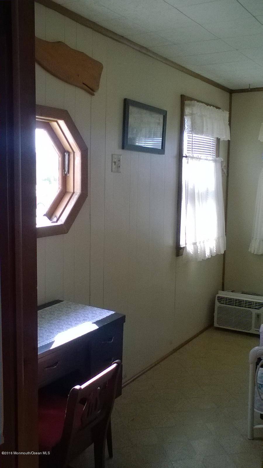 13 West Rutherford Lane Lavallette, NJ 08735 - Photo 17 of 33 Front4