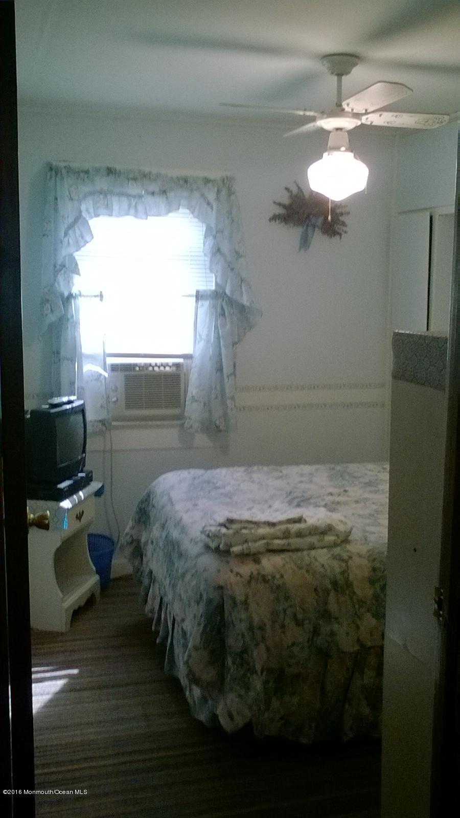 13 West Rutherford Lane Lavallette, NJ 08735 - Photo 3 of 33 Another BR2
