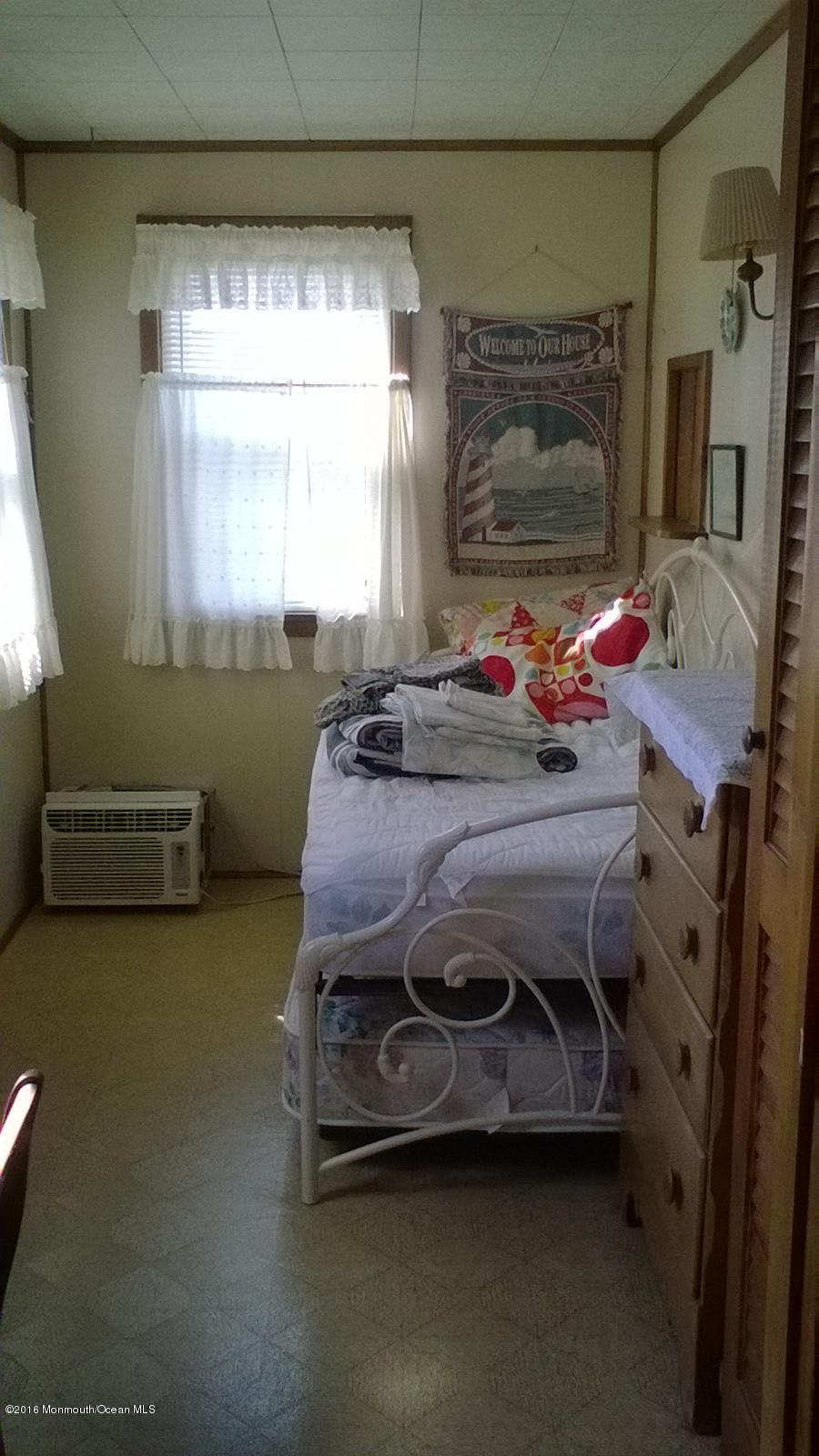 13 West Rutherford Lane Lavallette, NJ 08735 - Photo 10 of 33 Br2