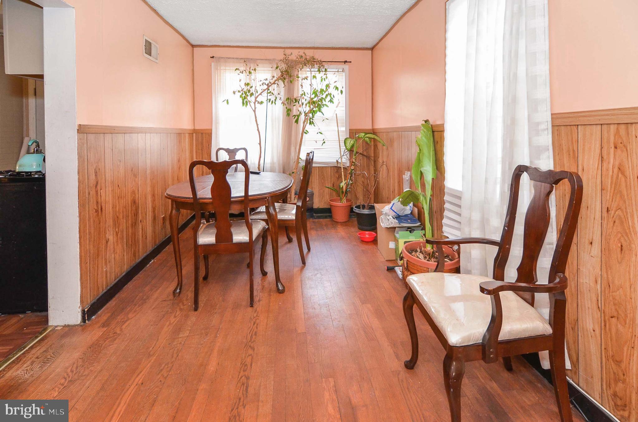 304 Grove Park Road Brooklyn, MD 21225 - Photo 5 of 16