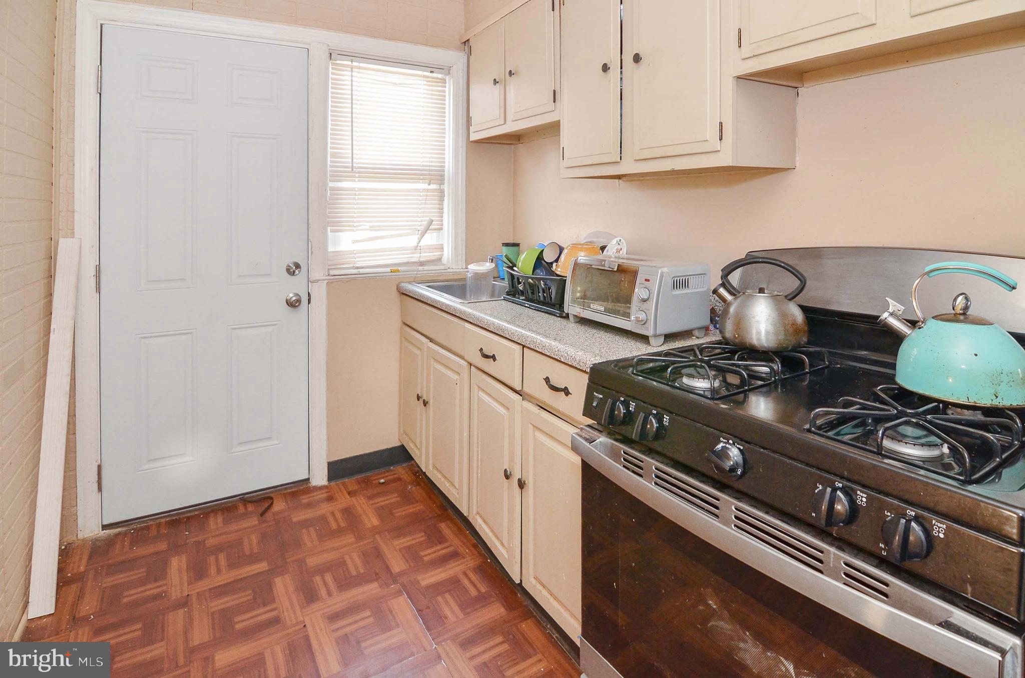 304 Grove Park Road Brooklyn, MD 21225 - Photo 6 of 16