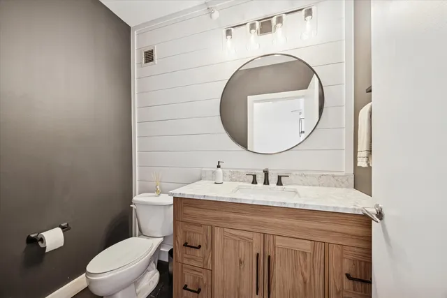 $299,000 | 645 North Kingsbury Street, Unit 1205, Chicago, IL 60654