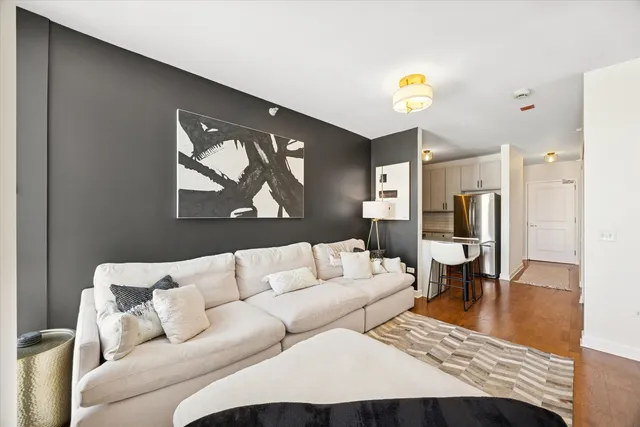 $299,000 | 645 North Kingsbury Street, Unit 1205, Chicago, IL 60654