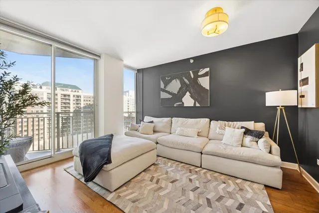 $299,000 | 645 North Kingsbury Street, Unit 1205, Chicago, IL 60654