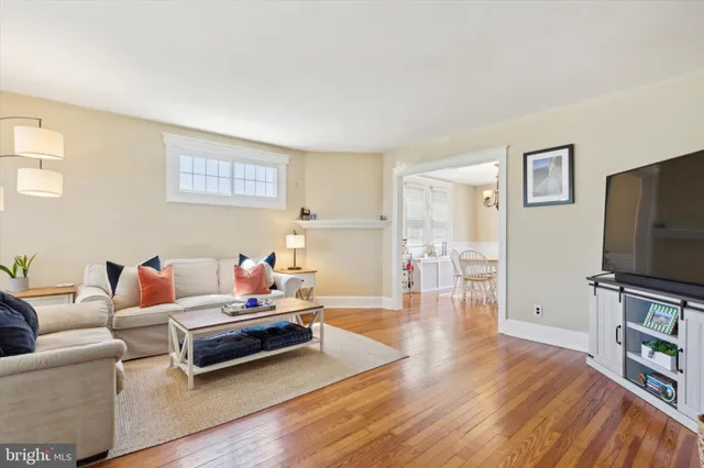 $2,700 | 149 East 11th Avenue, Conshohocken, PA 19428