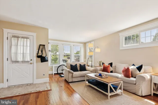 $2,700 | 149 East 11th Avenue, Conshohocken, PA 19428