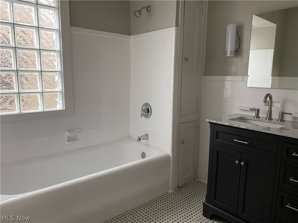 3578 Tullamore Road Cleveland, OH 44118 - Photo 29 of 32