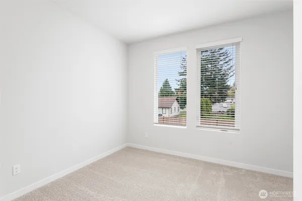 $3,200 | 9916 18th Avenue West, Unit G, Everett, WA 98204