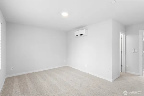 $3,200 | 9916 18th Avenue West, Unit G, Everett, WA 98204