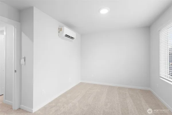 $3,200 | 9916 18th Avenue West, Unit G, Everett, WA 98204