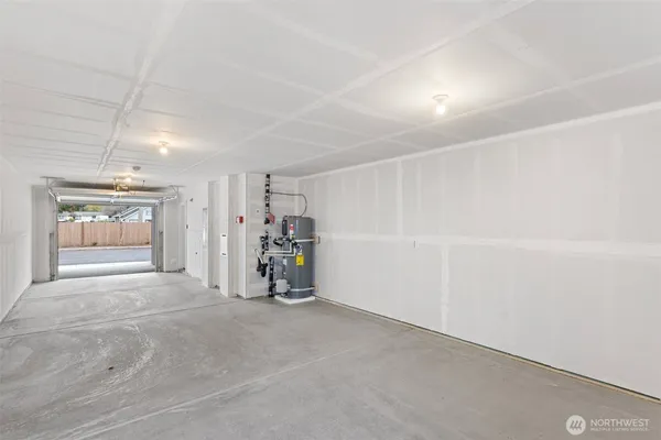 $3,200 | 9916 18th Avenue West, Unit G, Everett, WA 98204