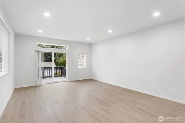 $3,200 | 9916 18th Avenue West, Unit G, Everett, WA 98204