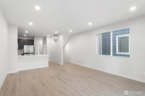 $3,200 | 9916 18th Avenue West, Unit G, Everett, WA 98204