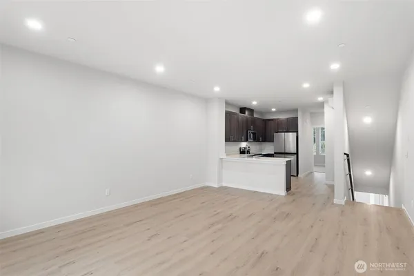 $3,200 | 9916 18th Avenue West, Unit G, Everett, WA 98204