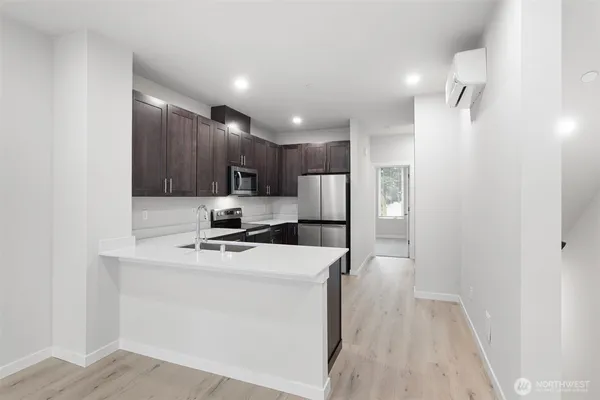 $3,200 | 9916 18th Avenue West, Unit G, Everett, WA 98204