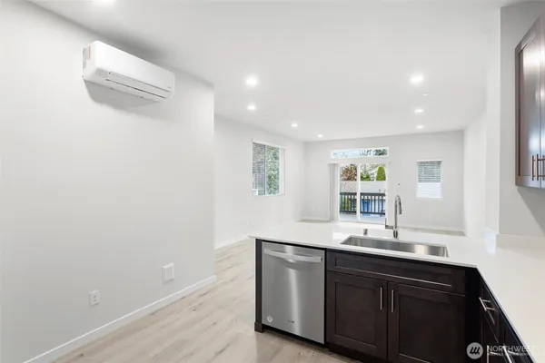 $3,200 | 9916 18th Avenue West, Unit G, Everett, WA 98204