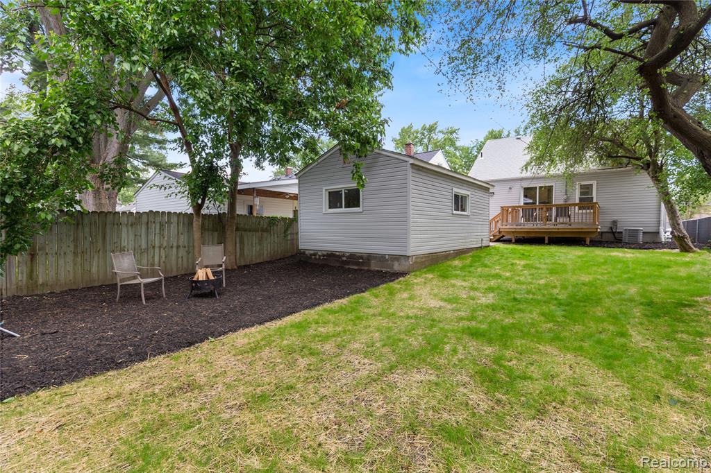2231 Harvard Road Berkley, MI 48072 - Photo 26 of 28