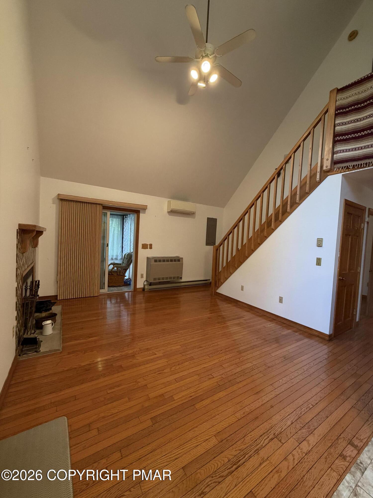 197 Hummingbird Trail Bushkill, PA 18324 - Photo 10 of 33 Living Room
