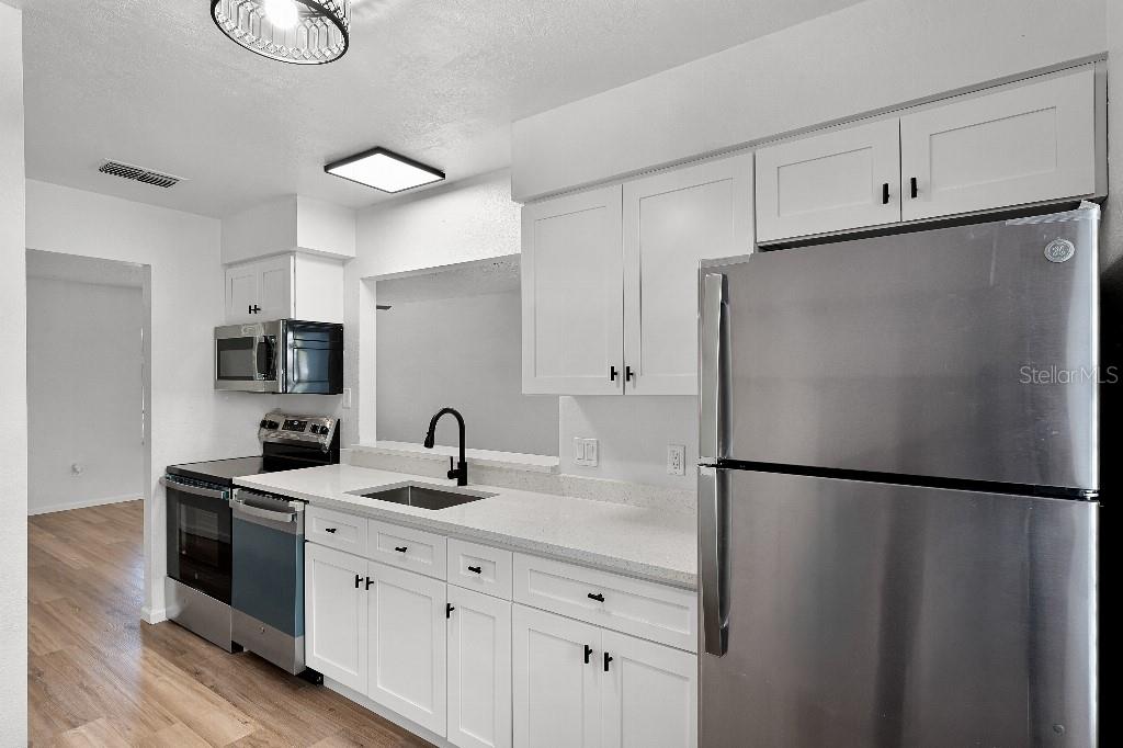 2722 Graduate Court Orlando, FL 32826 - Photo 8 of 20