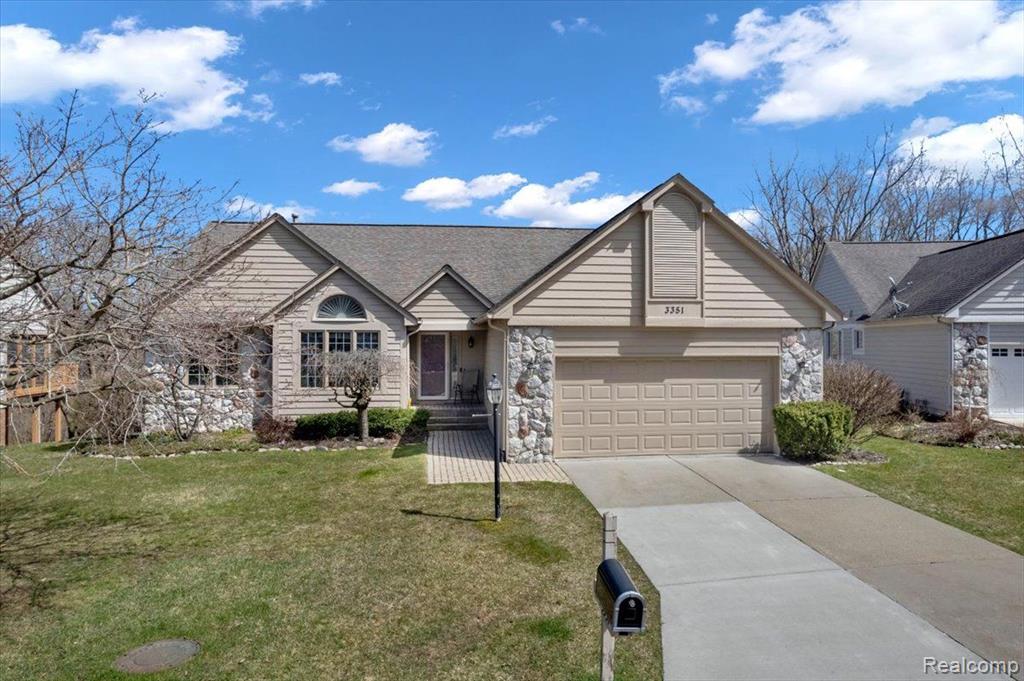 3351 Fairgrove Terrace Rochester Hills, MI 48309 - Photo 1 of 33