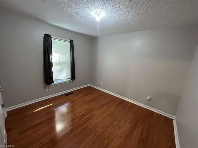 $1,700 | 5710 Country Lane, Greensboro, NC 27410