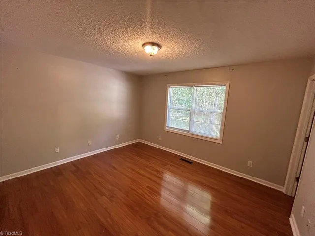 $1,700 | 5710 Country Lane, Greensboro, NC 27410