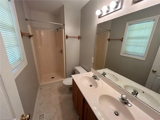 $1,700 | 5710 Country Lane, Greensboro, NC 27410