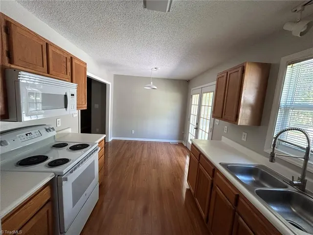 $1,700 | 5710 Country Lane, Greensboro, NC 27410