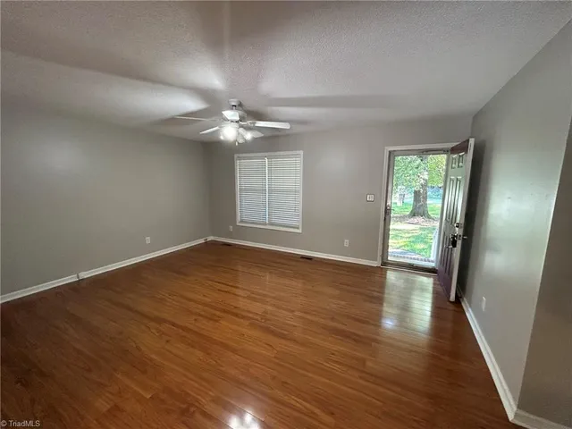 $1,700 | 5710 Country Lane, Greensboro, NC 27410