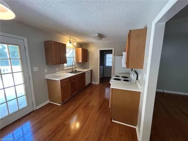 $1,700 | 5710 Country Lane, Greensboro, NC 27410