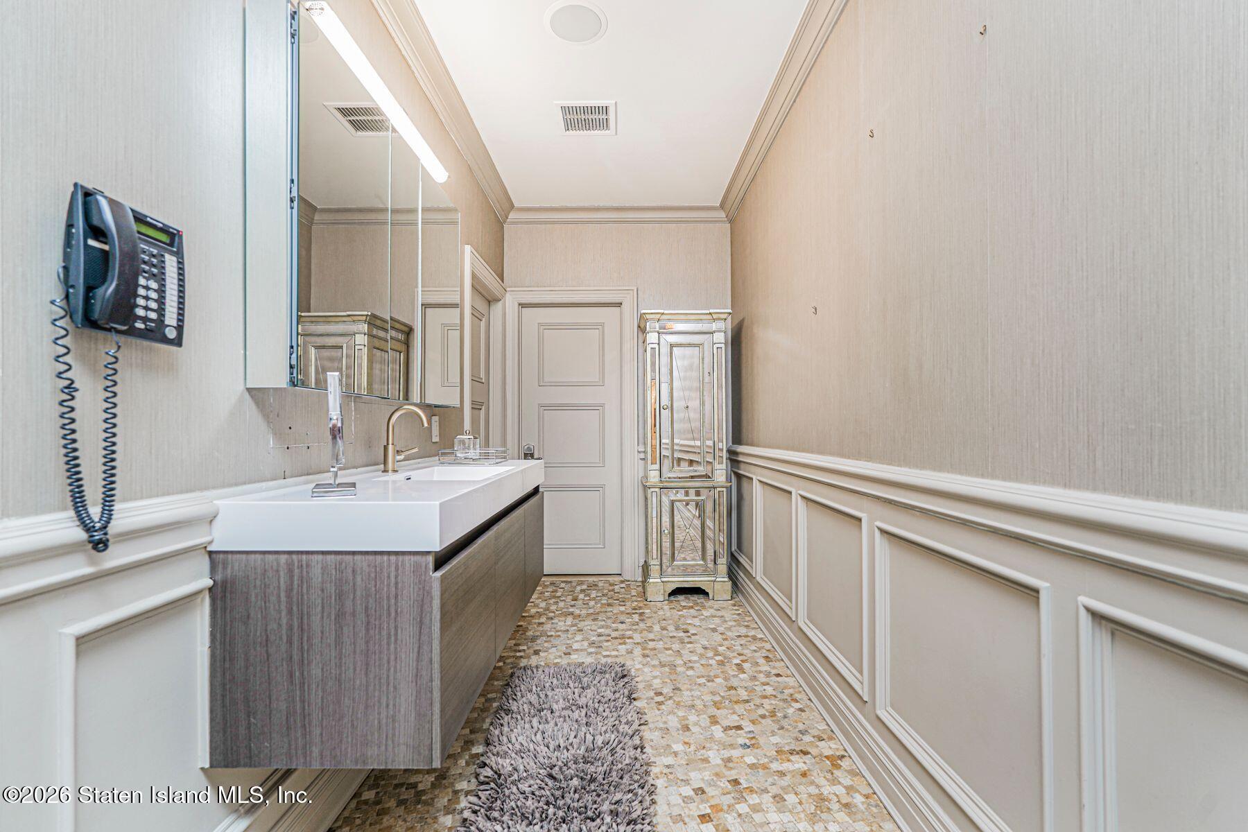 125 Benedict Road Staten Island, NY 10304 - Photo 31 of 96 125 bath 2