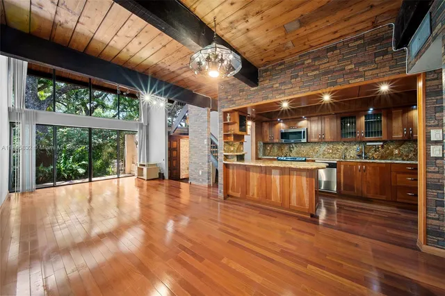 $420,000 | 19432 Northeast 26th Avenue, Unit 92D, Miami, FL 33180