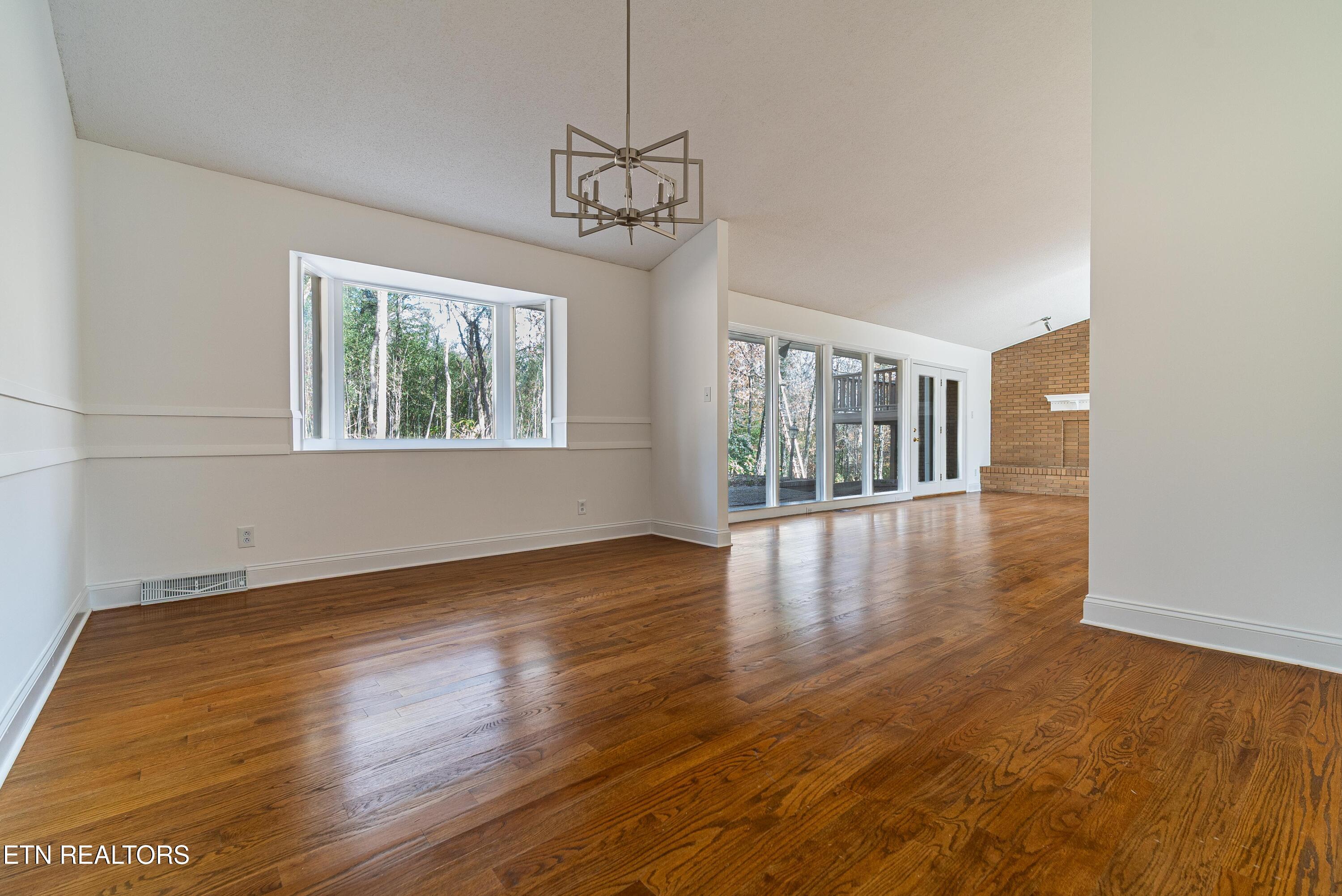 109 Baker Lane Oak Ridge, TN 37830 - Photo 2 of 37 DSC06733