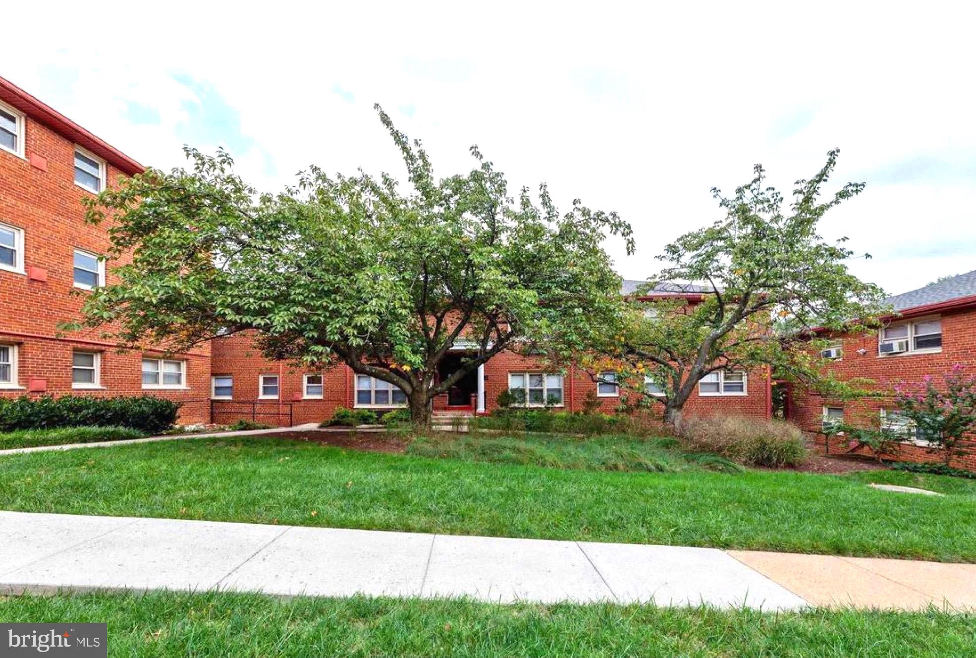 4635 20th Road North, Unit A Arlington, VA 22207 - Photo 2 of 12