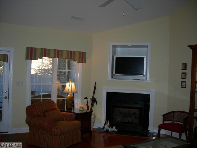 1441 Downington Road Clemmons, NC 27012 - Photo 8 of 14 Den/Family/Great Room.