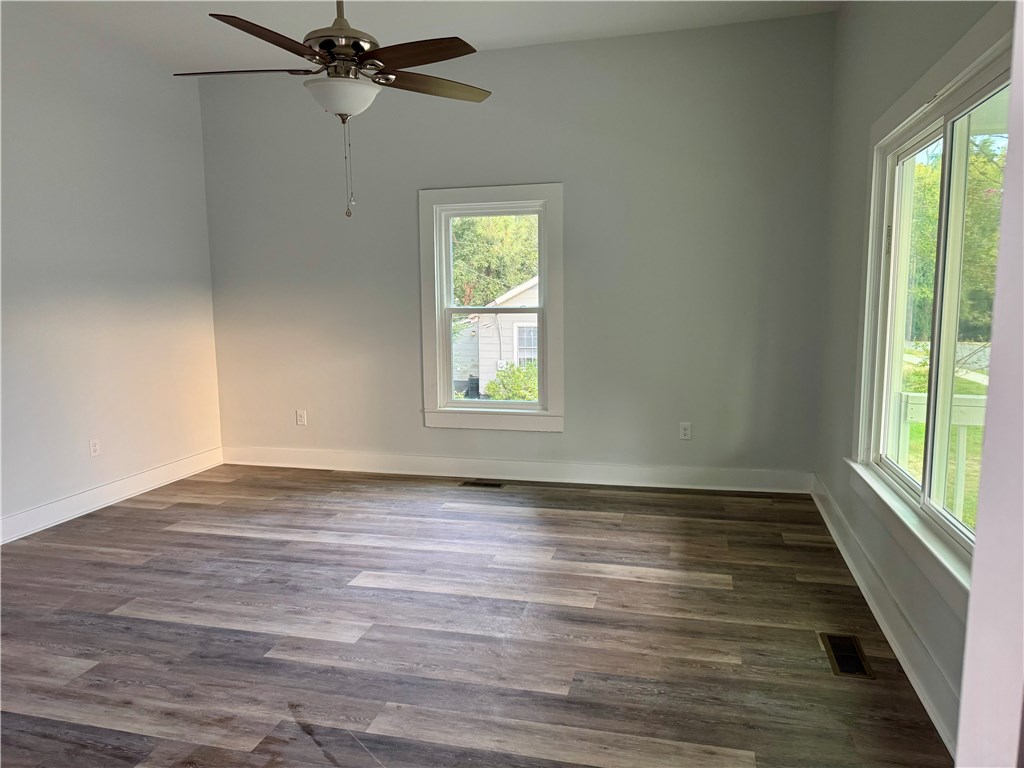 307 Mill Street Abbeville, SC 29620 - Photo 3 of 23