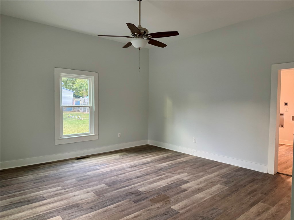 307 Mill Street Abbeville, SC 29620 - Photo 5 of 23