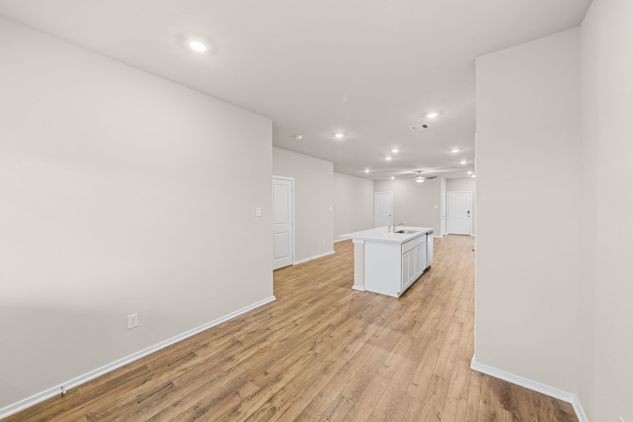 12182 Ridge Top Drive Conroe, TX 77304 - Photo 6 of 27