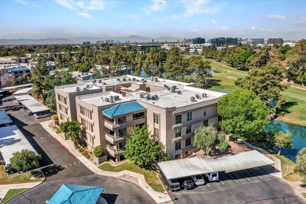 $2,000 | 5124 North 31st Place, Unit 517, Phoenix, AZ 85016
