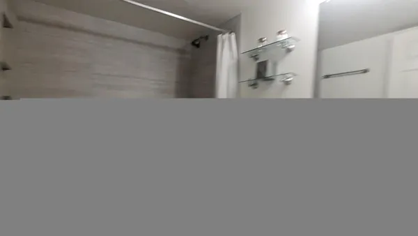 $2,000 | 5124 North 31st Place, Unit 517, Phoenix, AZ 85016