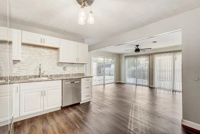 $320,000 | 8 Timber Trail, Streamwood, IL 60107