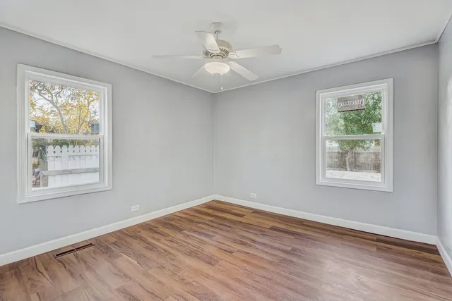 $320,000 | 8 Timber Trail, Streamwood, IL 60107